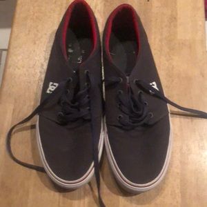 Men’s DC sneakers